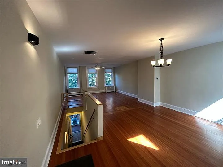 3 bed, 1800 sqft, $2,650 — Photo 2