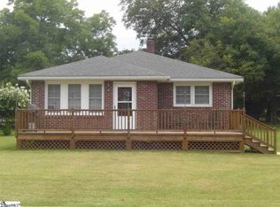 108 Bennett St, Greer, SC 29651