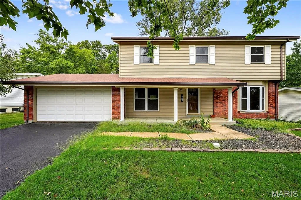 4 bed, 3.5 bath, 2394 sqft, $2,900 — Photo 1