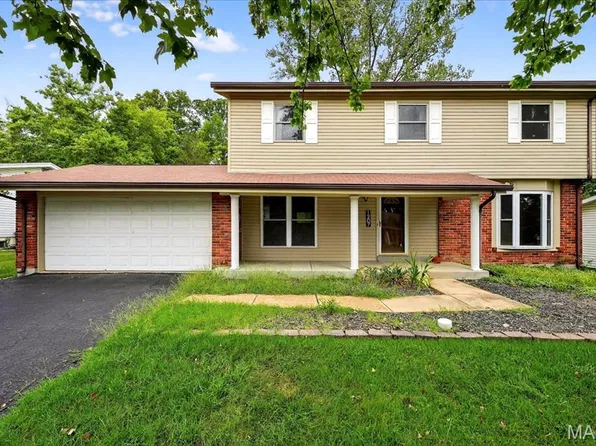 1207 Auber Dr, Ballwin, MO 63011