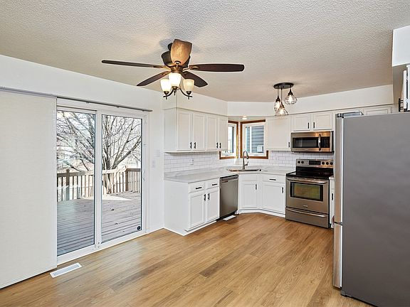 5th image of 4815 Meadow Valley Dr