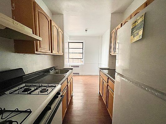 5th image of 2325 Ocean Ave APT 1D