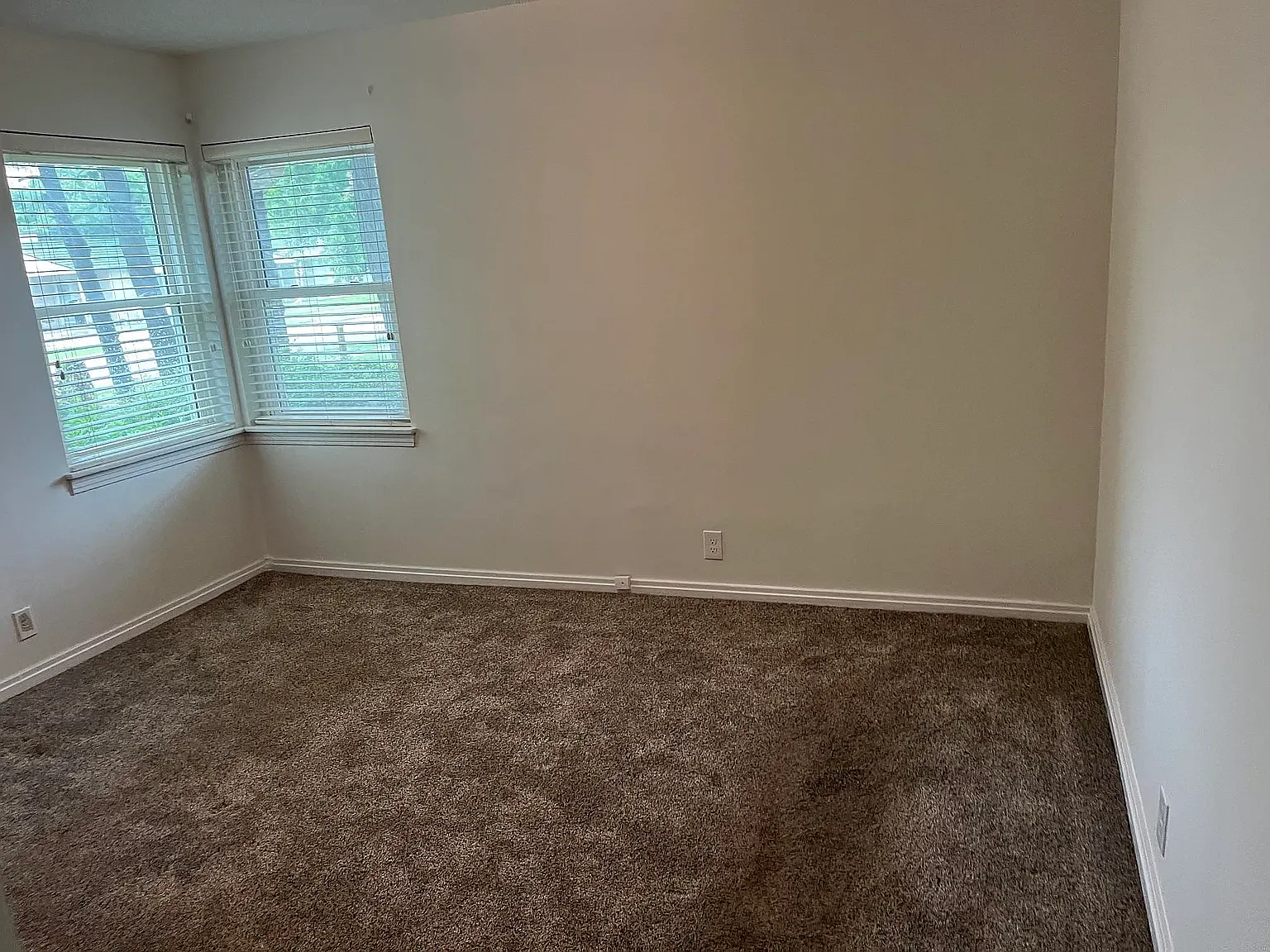 2 bed, 969 sqft, $1,000 — Photo 4