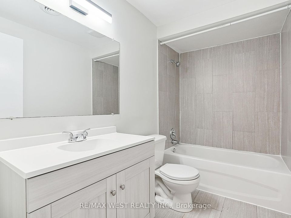 262 Kenora Ave Hamilton, ON Zillow Apartments for Rent in Hamilton