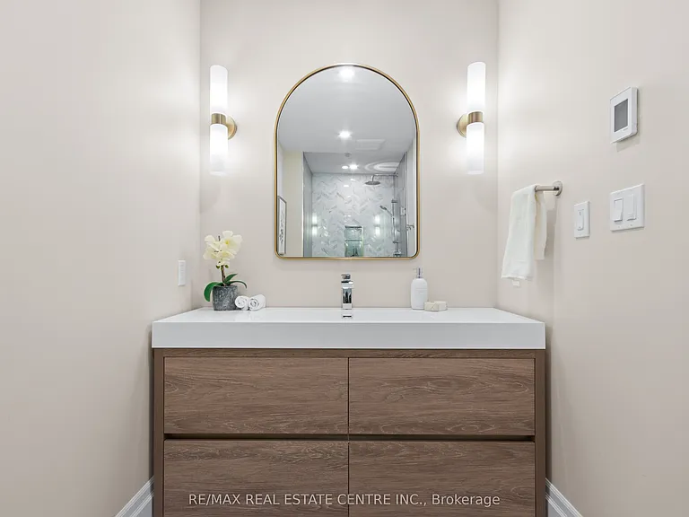 37 Armstrong St #1 — Photo 16
