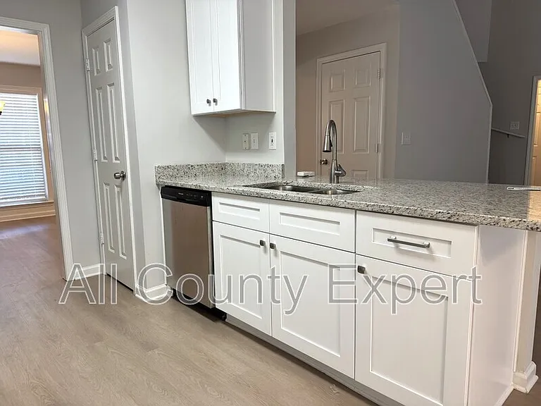 4318 Shillham Ct — Photo 9