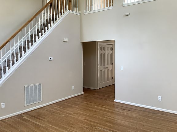 3rd image of 4204 Clovelly Dr