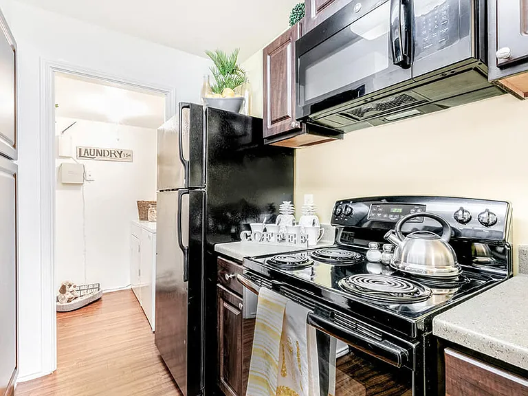Landmark at Wynton Pointe Apartment Homes — Photo 6