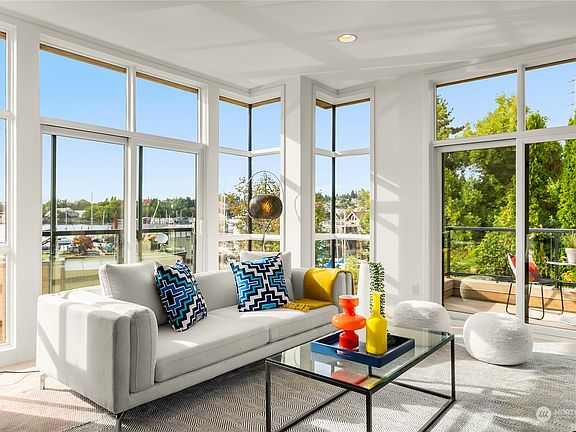 5th image of 80 E Roanoke Street #20