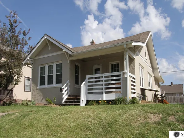 2760 S 13th St, Lincoln, NE 68502