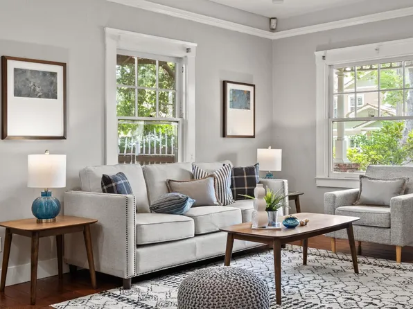 905 43rd St, Sacramento, CA 95819