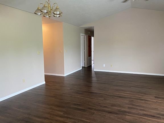 5th image of 2151 Webbwood Dr