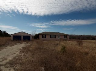 16300 Shadow Cir, Wamego, KS 66547