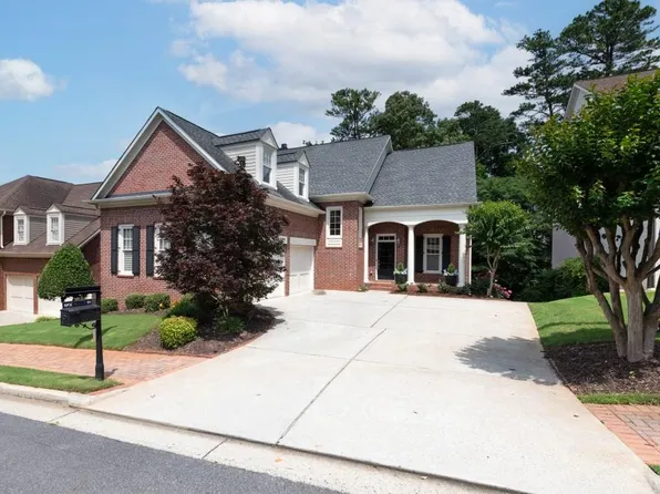 1560 Heritage Trl, Roswell, GA 30075