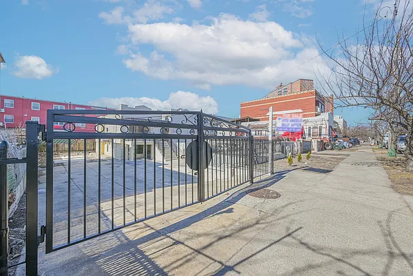 Sold by Remax Real Estate Professionals | media 34