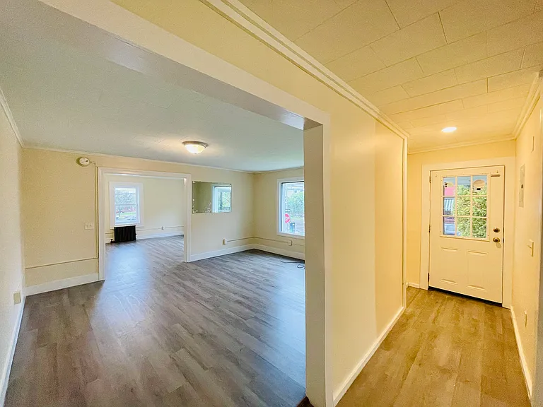33 Follett St #B — Photo 17