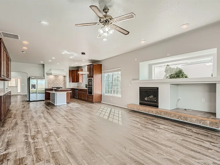 5489 Netherland St — Photo 15
