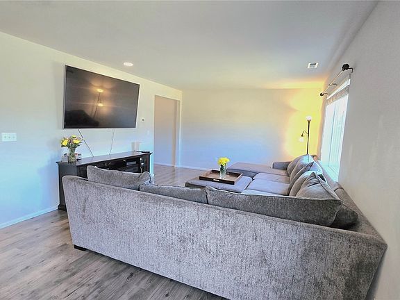 5th image of 17715 Juniper Street