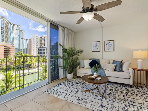620 McCully St APT 703, Honolulu, HI 96826