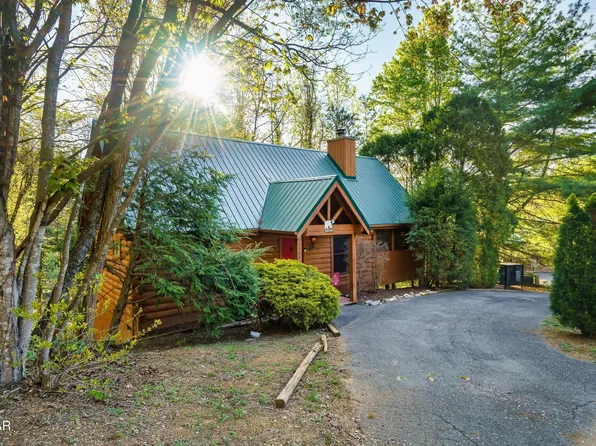 2306 Bonnie Ln, Sevierville, TN 37876