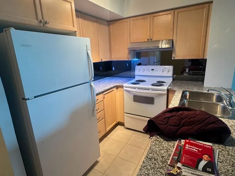 17 Barberry Pl #813 — Photo 3