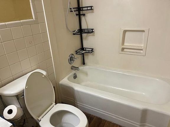 5th image of 300 N Columbus St #6