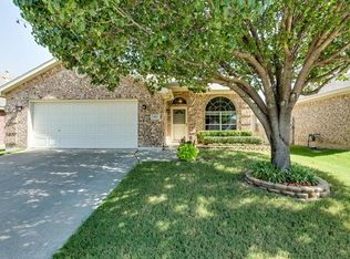9121 Rushing River Dr, Fort Worth, TX 76118