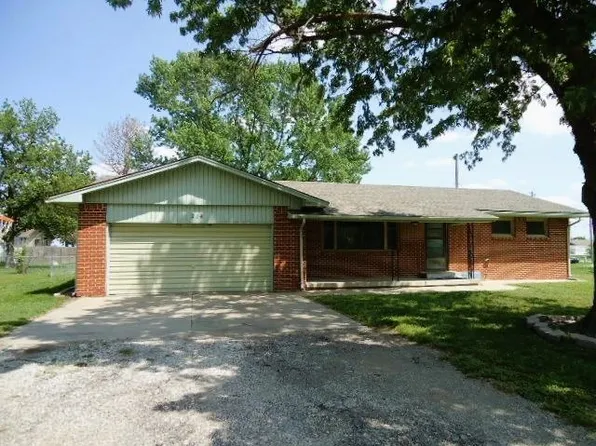 214 N Sedgwick Ave, Burrton, KS 67020