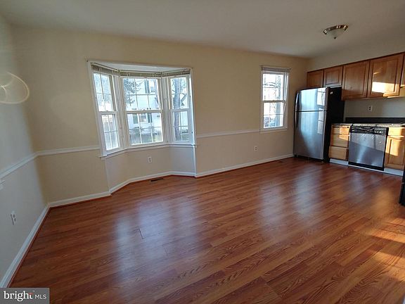 3rd image of 1755 Sharwood Pl #12