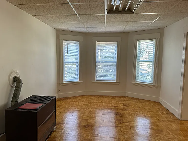 81 Illinois St #3 — Photo 9