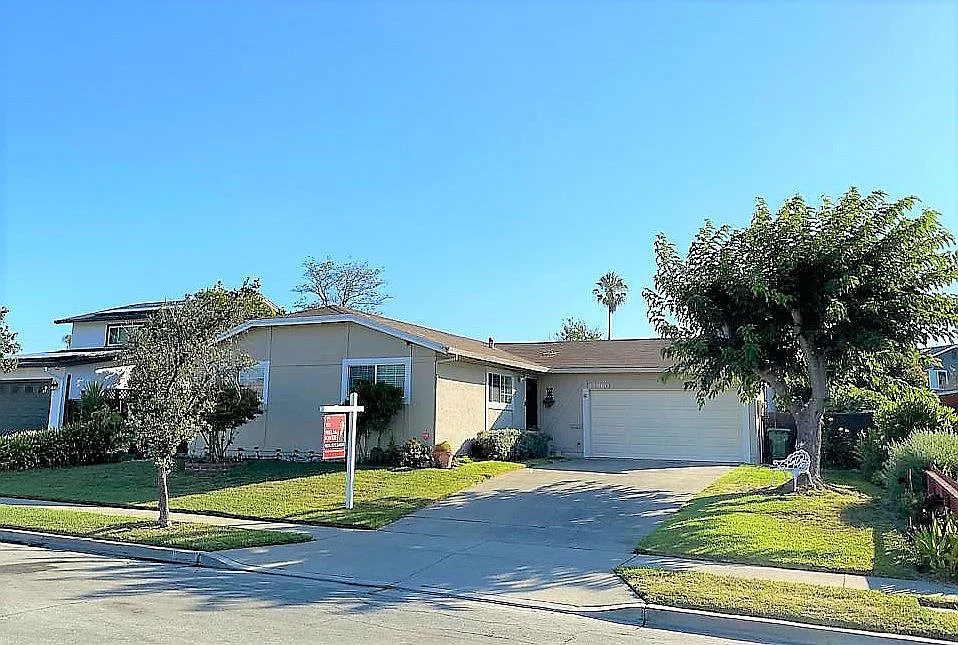 35960 Brandywine St photo 1