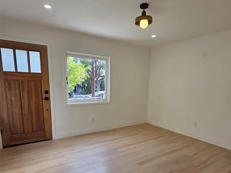 227 N Avenue 60 — Photo 4