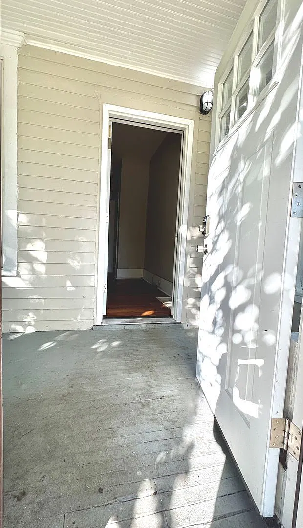 1 bed, 1.0 bath, $975 — Photo 2