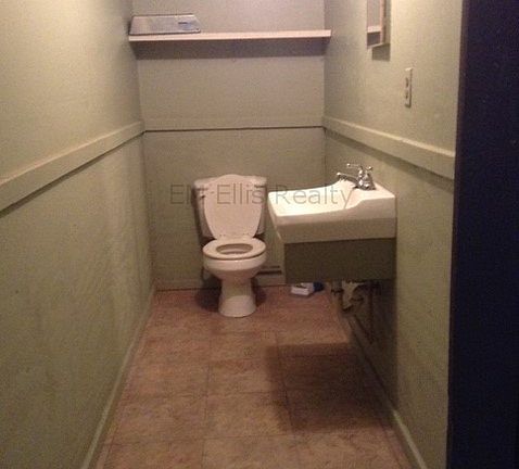 5th image of 511 N San Jacinto St