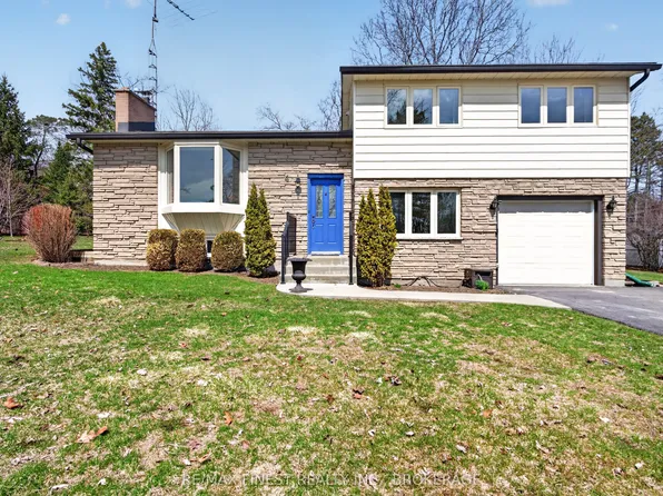 4 Edgewood Rd, Loyalist, ON K0H 1G0