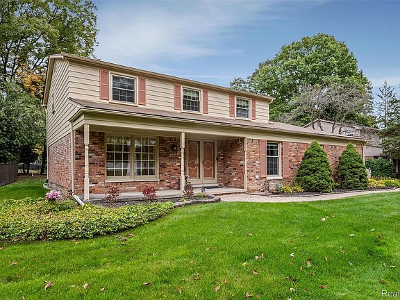 3rd image of 3688 Estates Dr