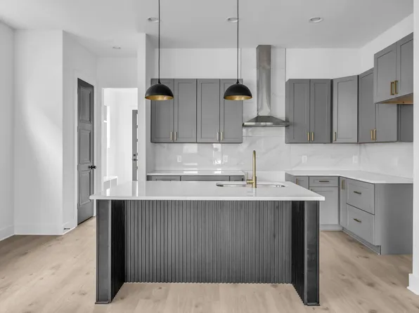 2110 11th Ave N #A, Nashville, TN 37208