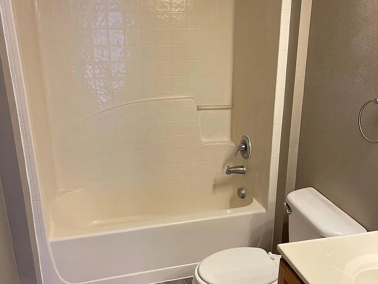 3807 Exeter Ln — Photo 3