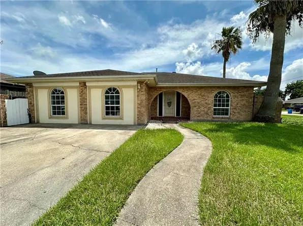 1804 Wisconsin St, Chalmette, LA 70043