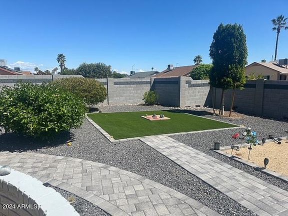4th image of 13921 W SPRINGDALE Drive