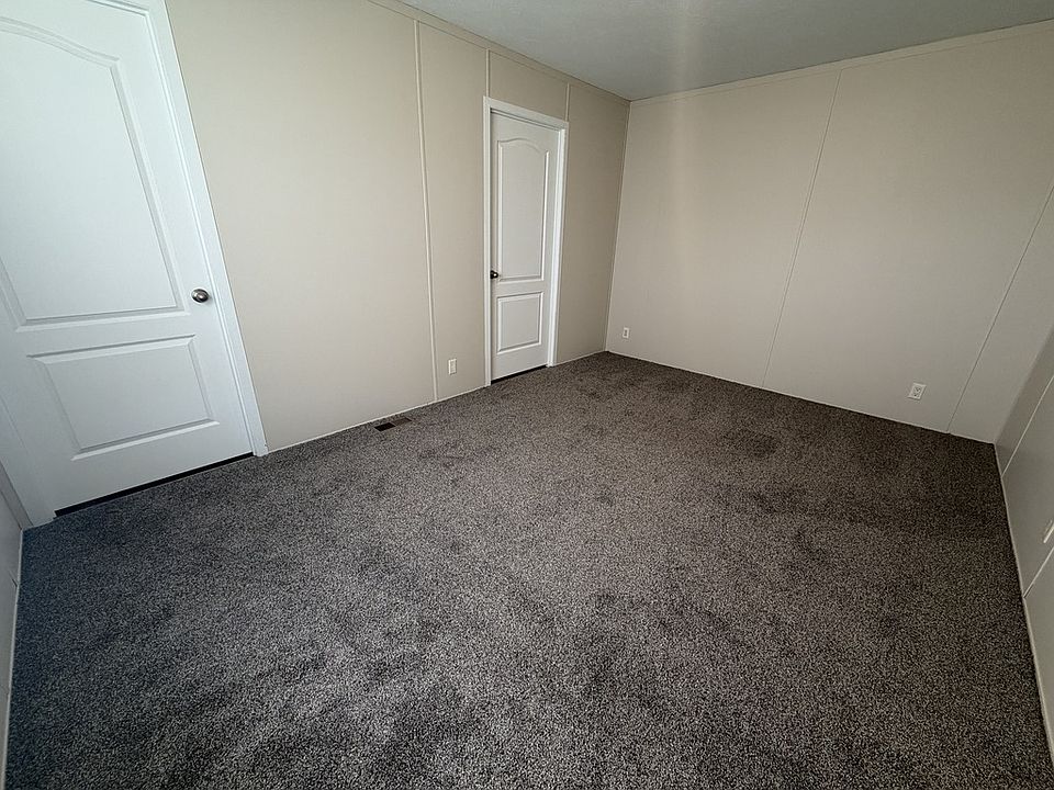 38052 Johannes Dr, photo 13
