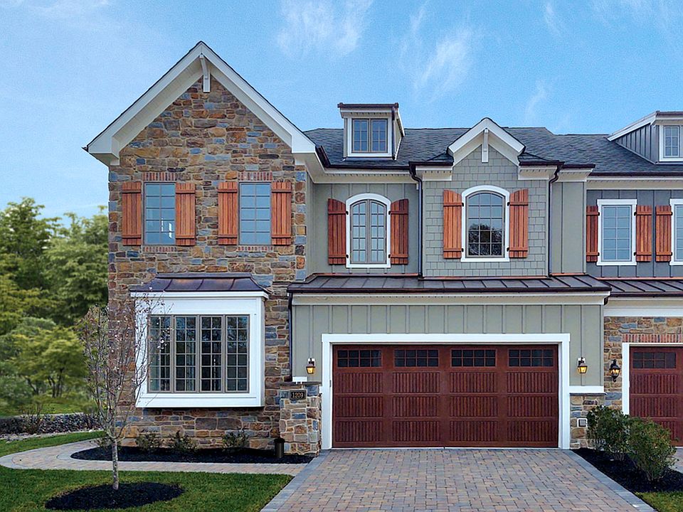 The Silverbrook, Columbia Place s 34 town home.