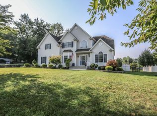 8 Pvt Del Regno Ct, Blauvelt, NY 10913