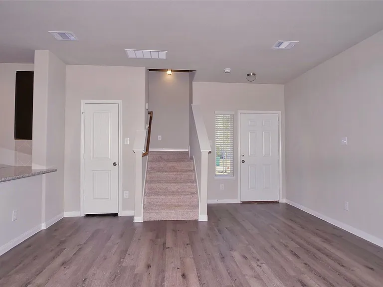 2225 Angie Kaye Dr — Photo 4