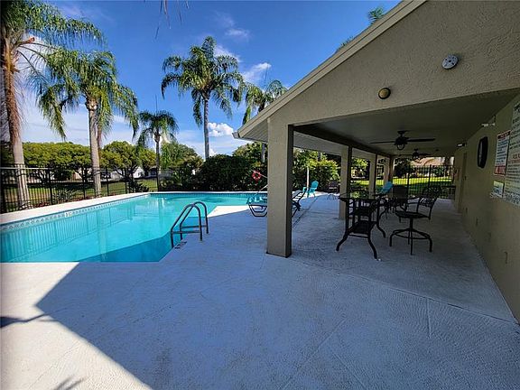 2nd image of 2843 Thaxton Dr APT 36