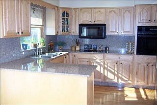 4th image of 701 Kenton Dr
