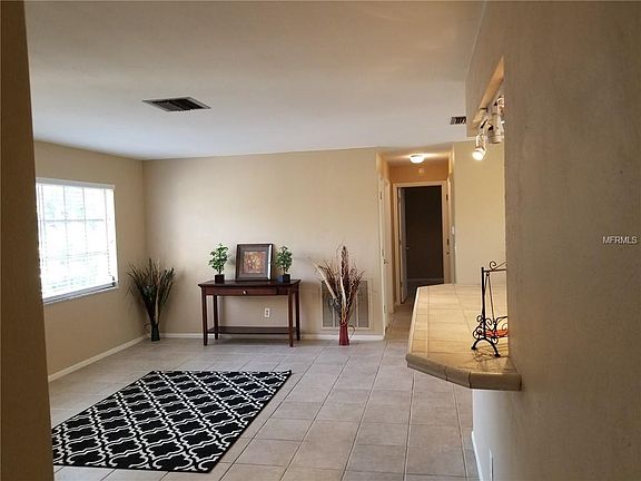 5th image of 510 Hillcrest Dr