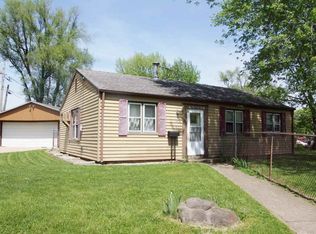 101 Radisson Rd, Marquette Heights, IL 61554