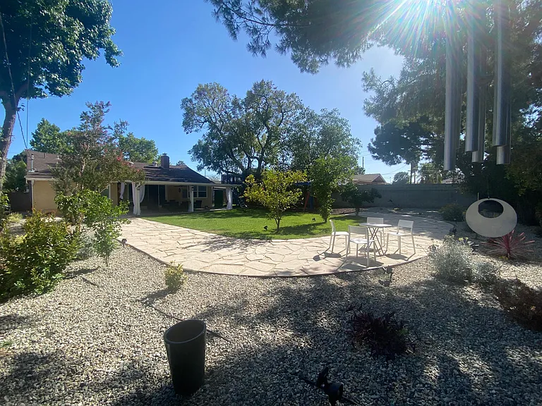 15735 Superior St — Photo 41