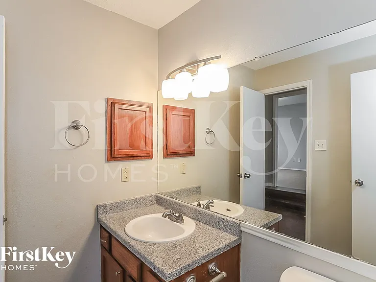 8603 Kinghaven St — Photo 14